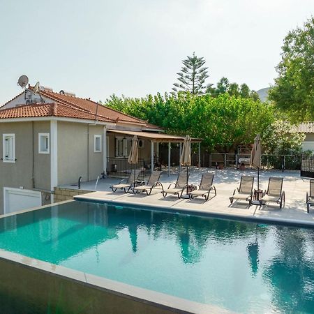 Iphigenia Apartments At กาเตลิออส ภายนอก รูปภาพ