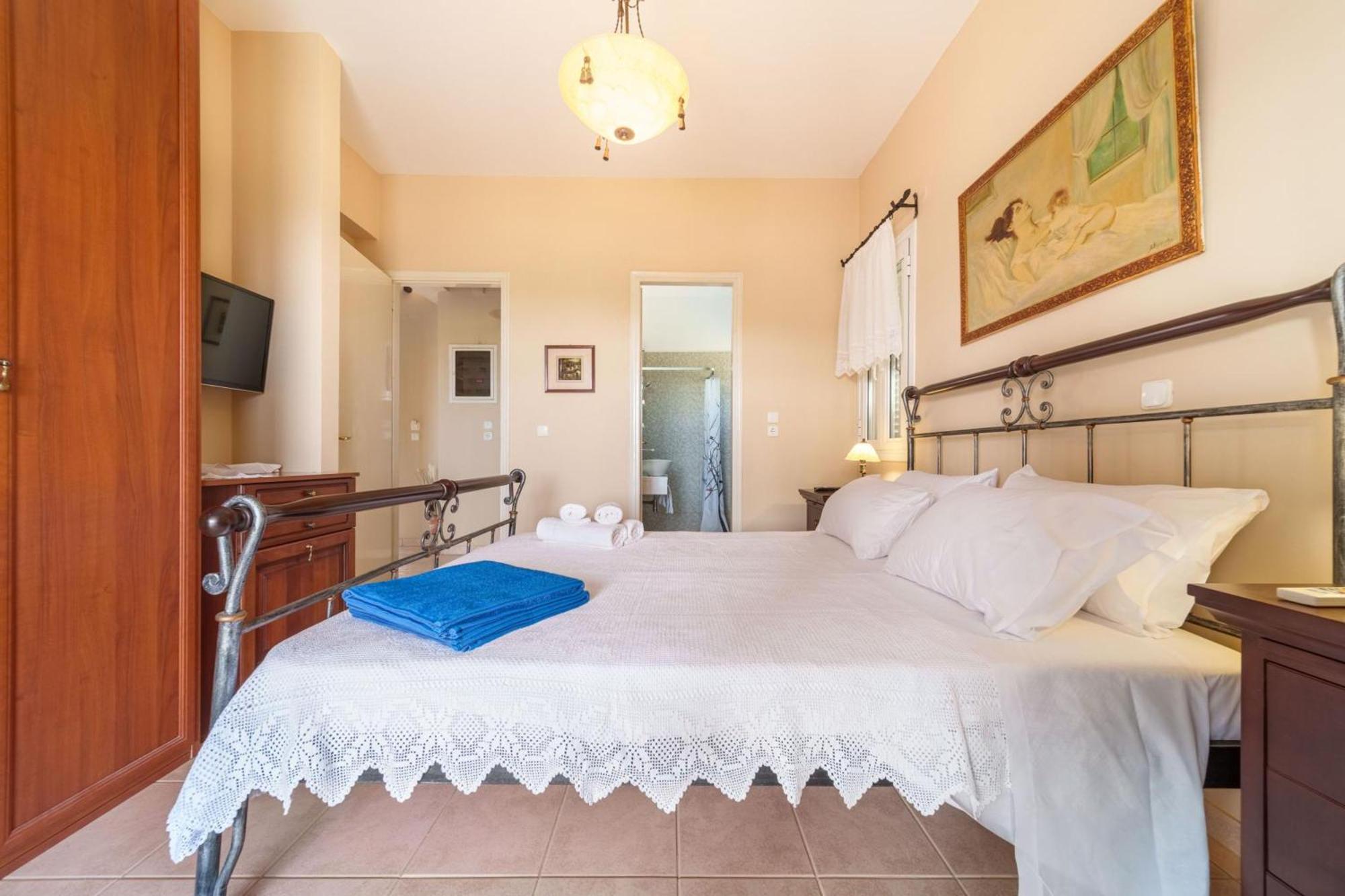 Iphigenia Apartments At กาเตลิออส ภายนอก รูปภาพ