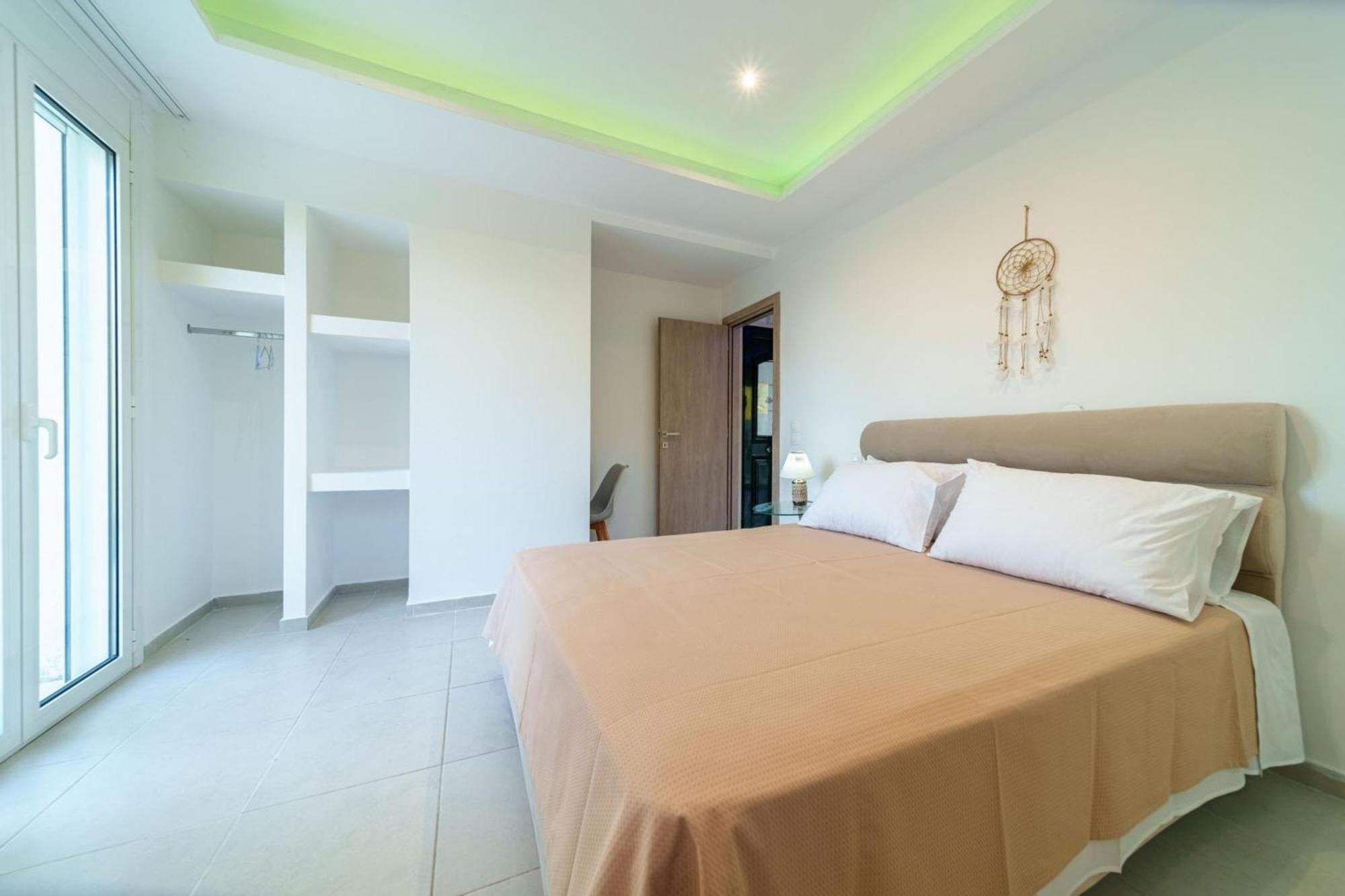 Iphigenia Apartments At กาเตลิออส ภายนอก รูปภาพ