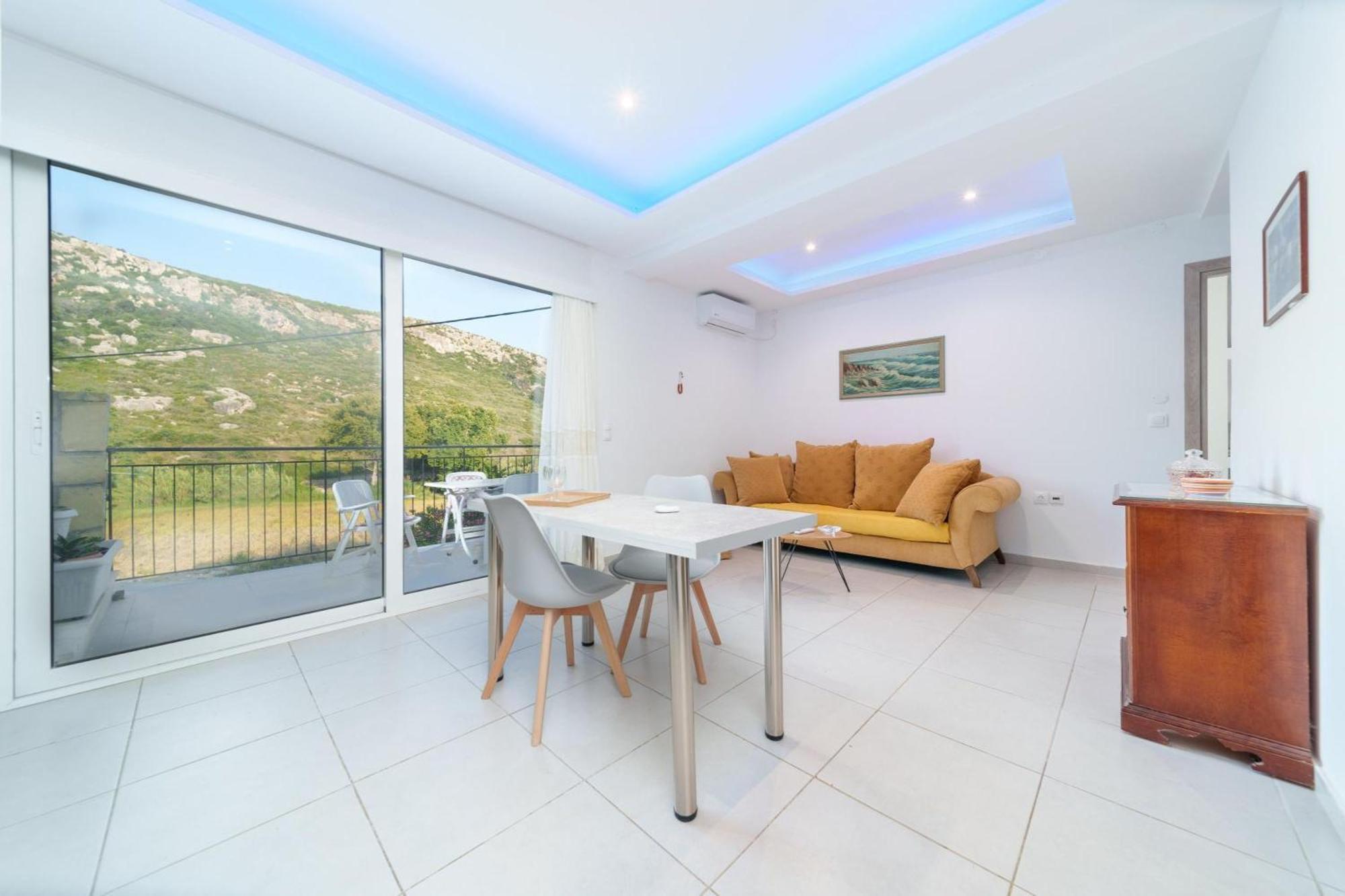 Iphigenia Apartments At กาเตลิออส ภายนอก รูปภาพ