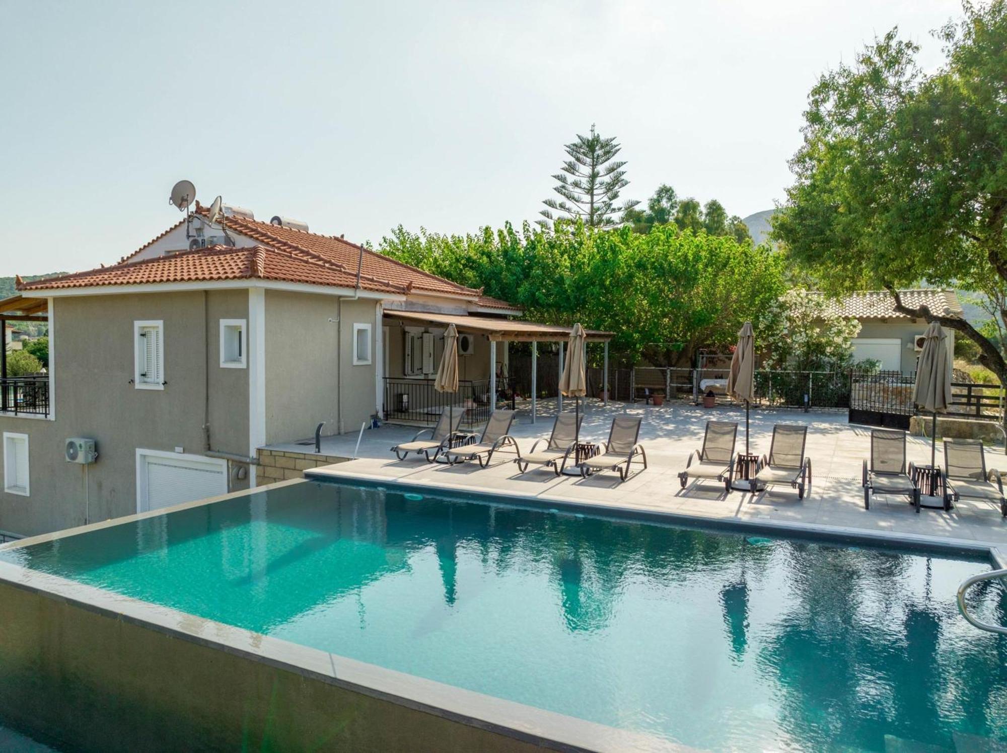 Iphigenia Apartments At กาเตลิออส ภายนอก รูปภาพ