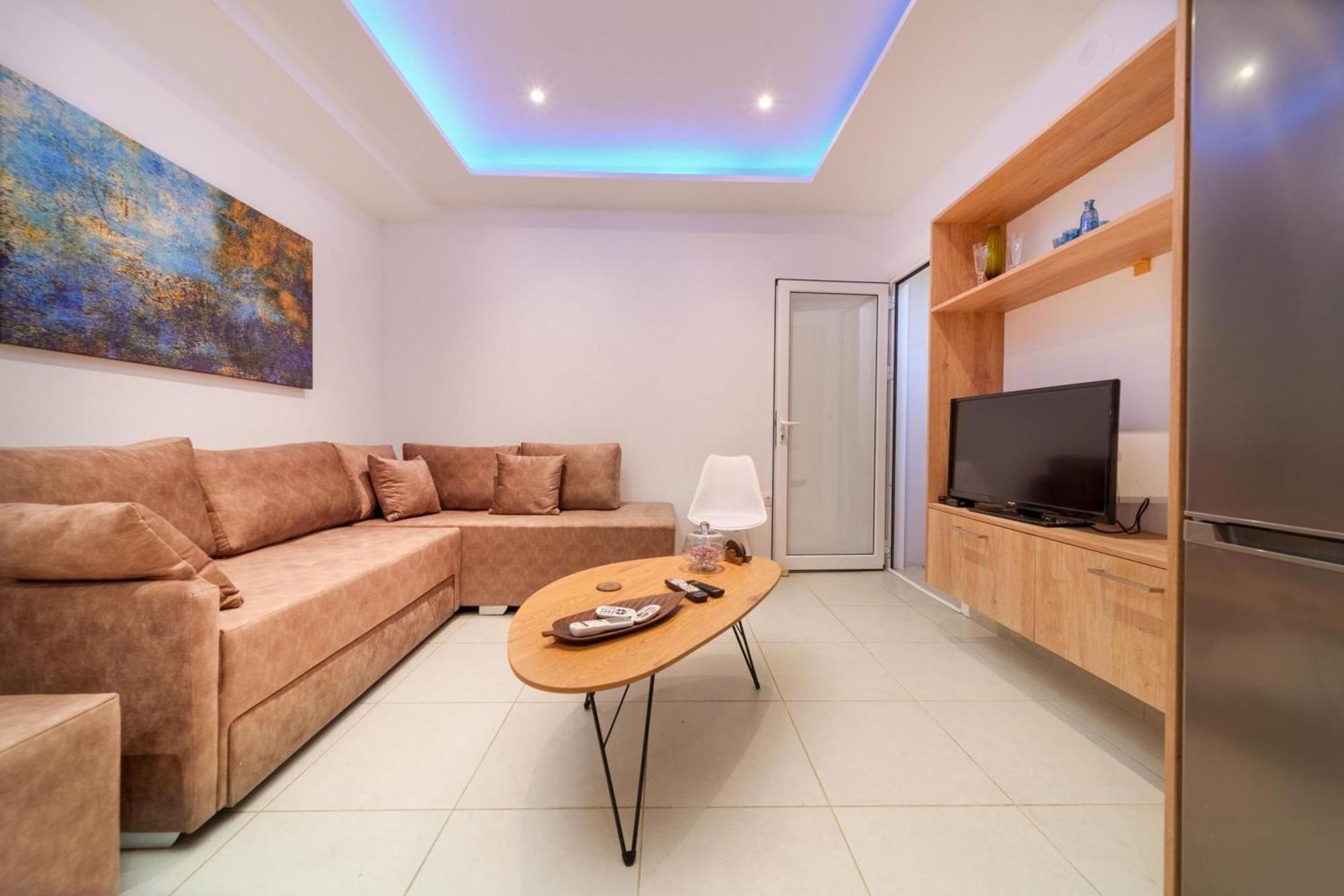 Iphigenia Apartments At กาเตลิออส ภายนอก รูปภาพ