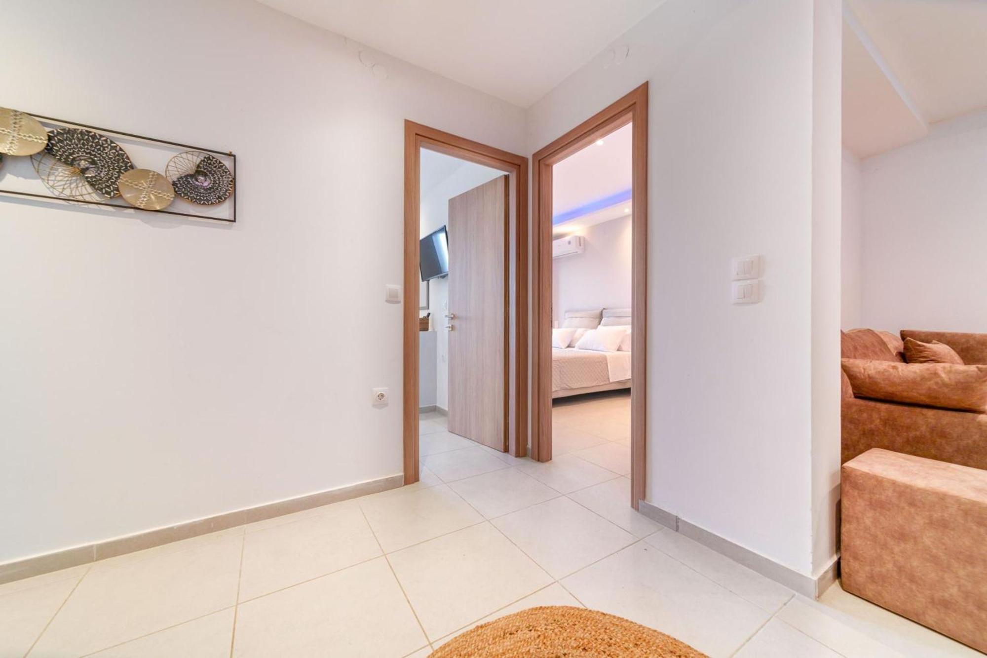 Iphigenia Apartments At กาเตลิออส ภายนอก รูปภาพ