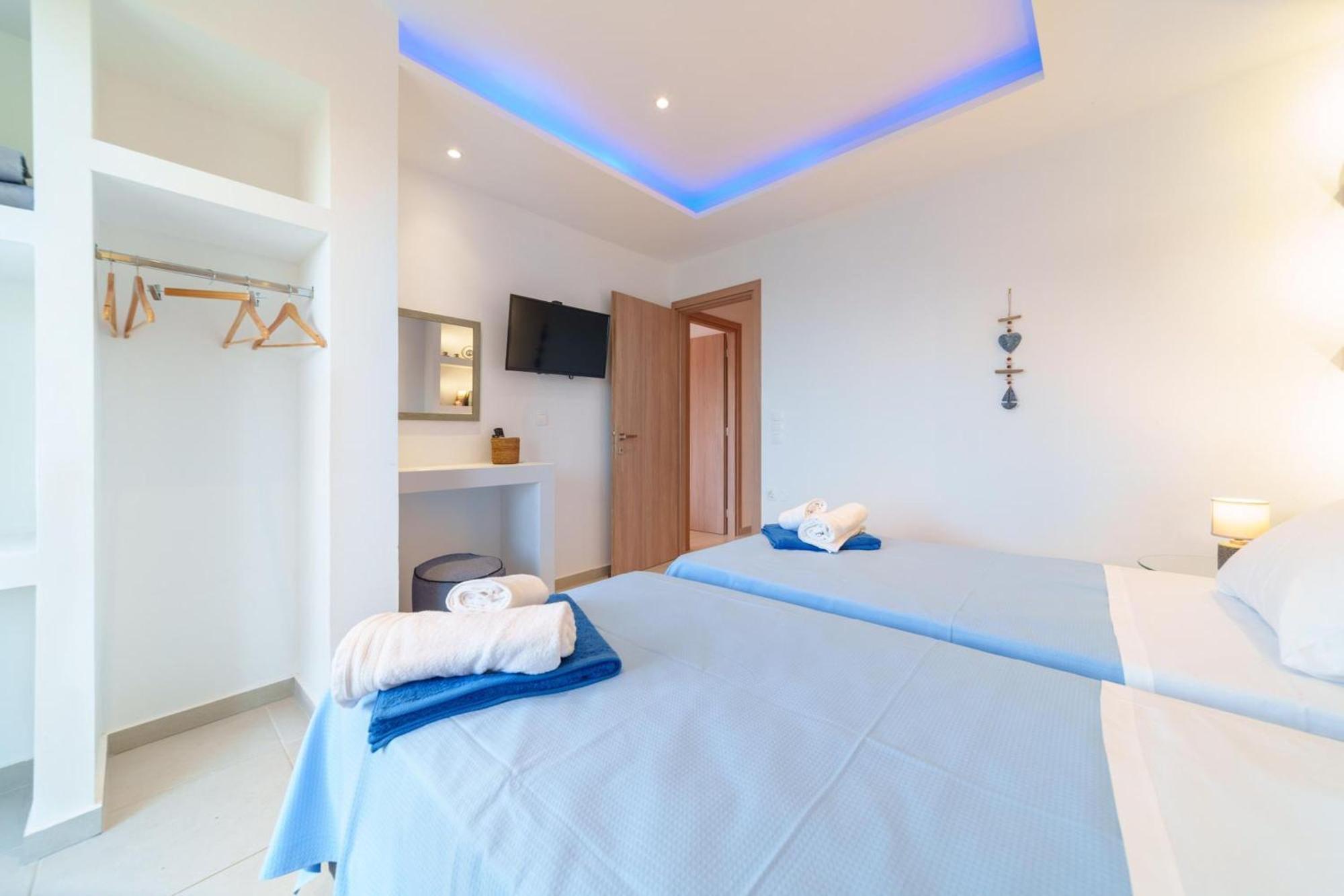 Iphigenia Apartments At กาเตลิออส ภายนอก รูปภาพ