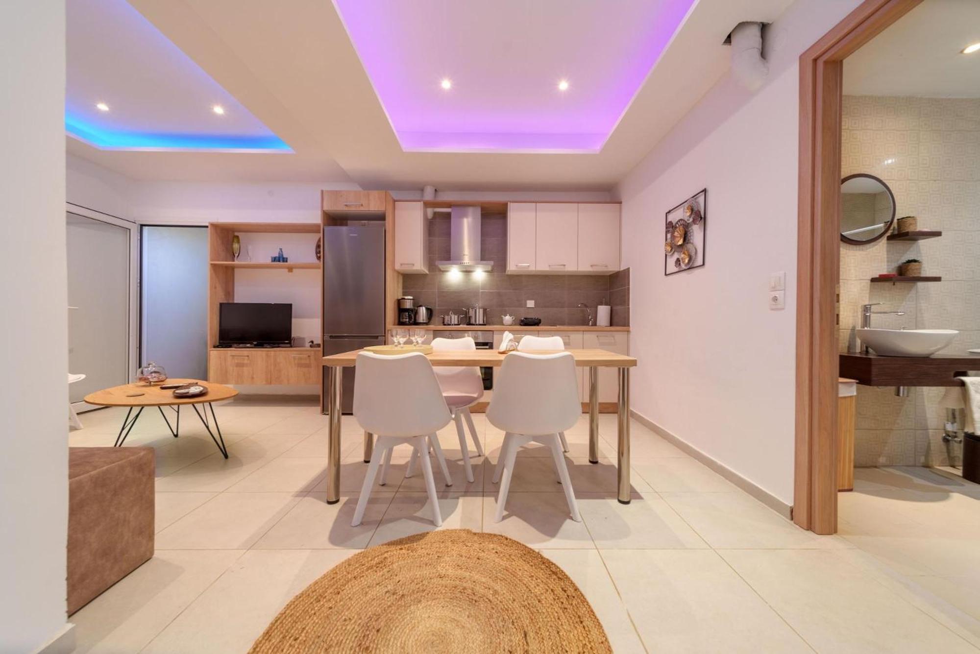 Iphigenia Apartments At กาเตลิออส ภายนอก รูปภาพ