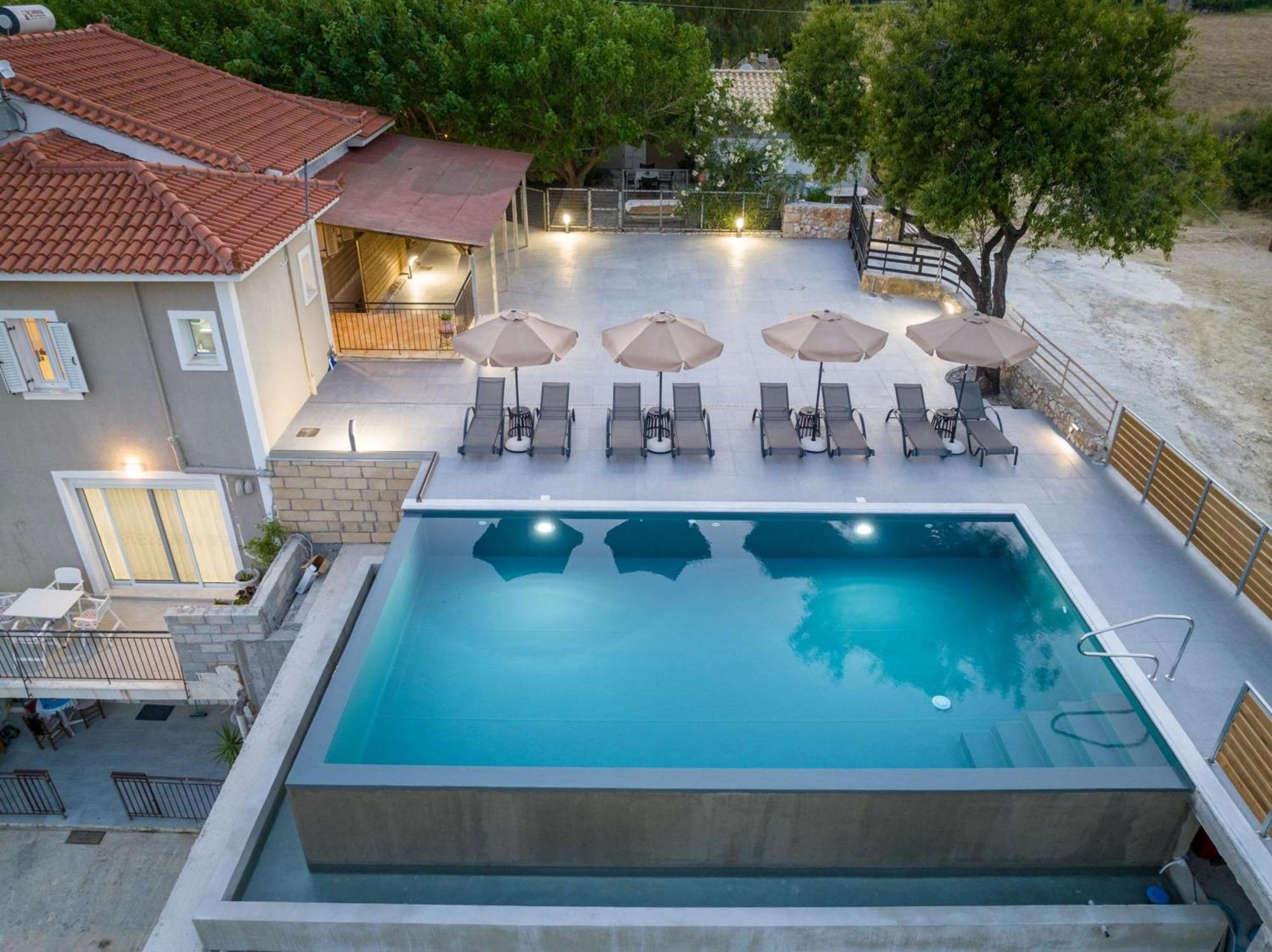 Iphigenia Apartments At กาเตลิออส ภายนอก รูปภาพ
