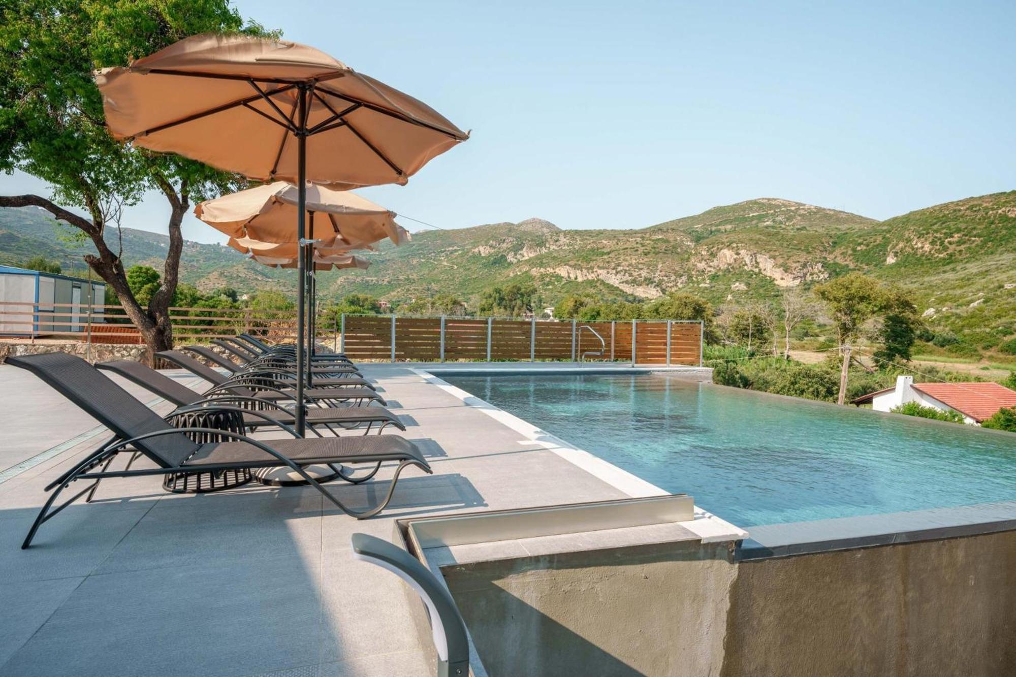 Iphigenia Apartments At กาเตลิออส ภายนอก รูปภาพ